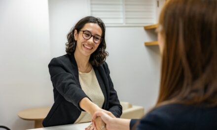 HR – Interviewers Give Higher Marks to Applicants Interviewed Early in the Day