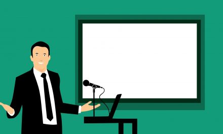 Learn to Give a Speech Like a Business Pro with 8 Tips