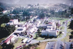 USGS_-_1971_San_Fernando_earthquake_-_Collapse_of_four_buildings_at_the_Veterans_Hospital